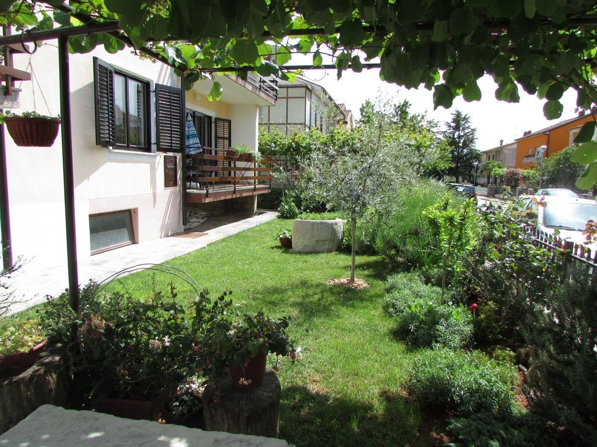 Mirela House With Apartment Umag Exterior photo